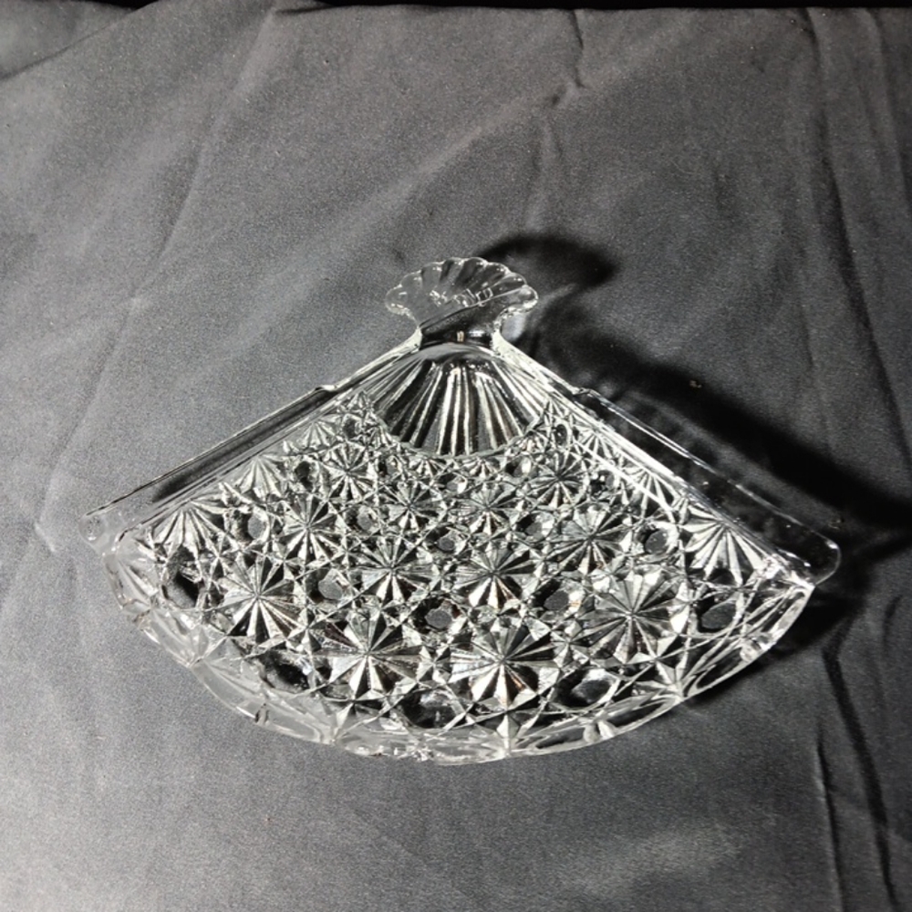Avon candy/nut, trinket dish fan shaped vintage 1974